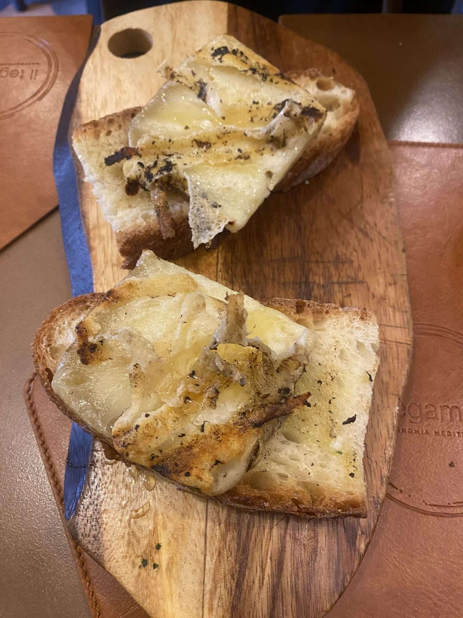 Bruschette con pecorino